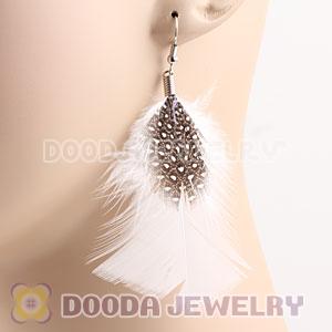 Snow White And Grizzly Flakes Feather Earrings With Alloy Fishhook Wholesale